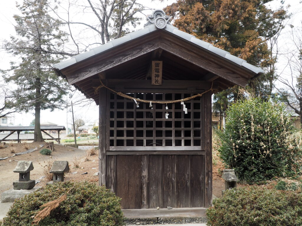 群馬県太田市龍舞賀茂神社：境内社の写真です。