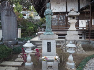 福厳寺 救世観音菩薩像の写真です。