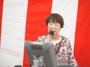敬老・祝賀会：カラオケの写真です。