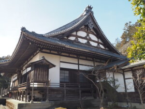 鶏足寺：本堂の写真です。