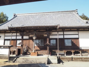 鶏足寺：本堂の写真です。