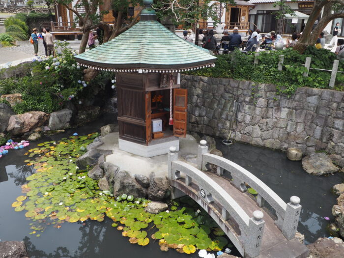 吉祥寺:弁天堂の写真です。