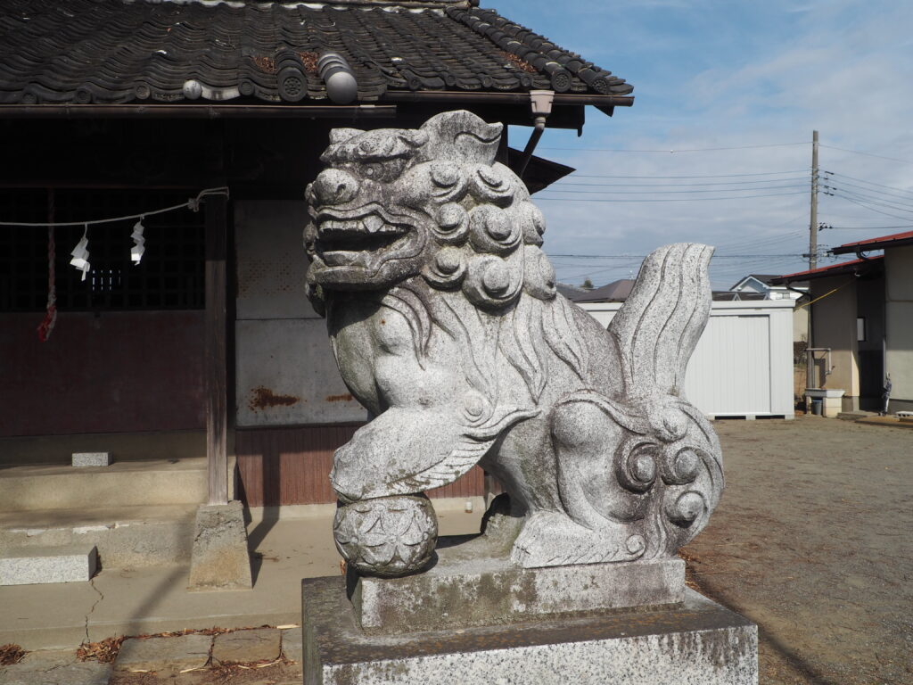 福居町赤城神社：狛犬の写真です。