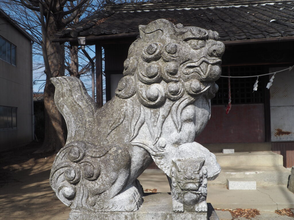福居町赤城神社：狛犬の写真です。