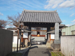 光明寺：山門の写真です。