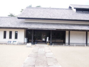 栗田美術館 入り口の写真です。