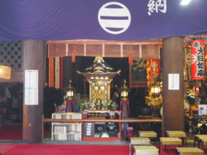 鑁阿寺本堂の写真です。