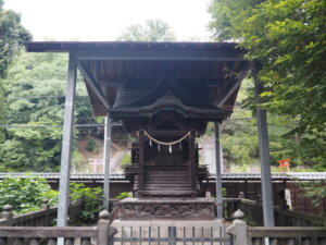 八雲神社：下宮の本殿の写真です。