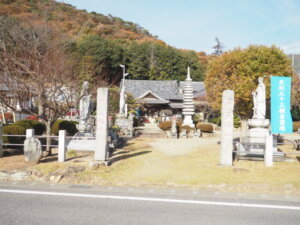 萬福寺参道の写真です。