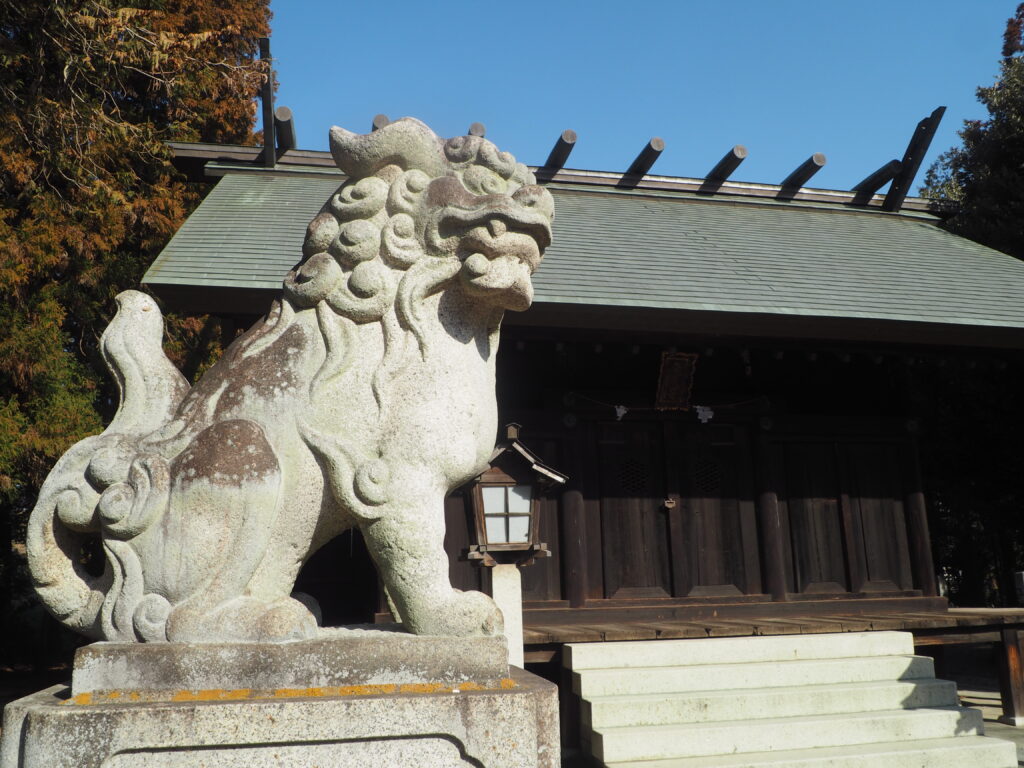 御厨神社の狛犬の写真です。