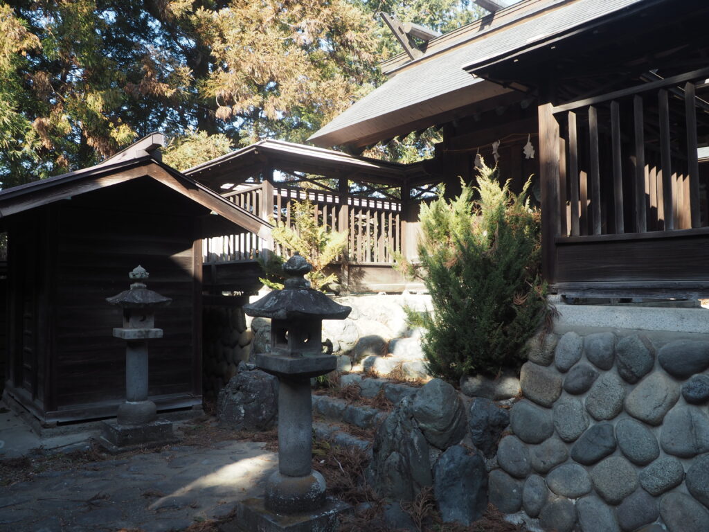 御厨神社本殿の写真です。