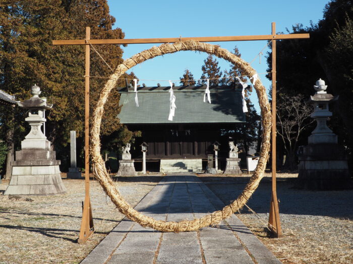 御厨神社：茅の輪くぐりの写真です。