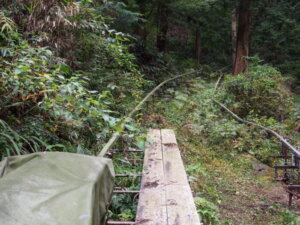 階段脇にあったモノレールの写真です。