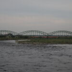 渡良瀬橋の下流の中橋の写真です。