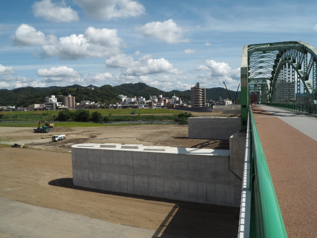 足利中橋架け替え工事の写真です。
