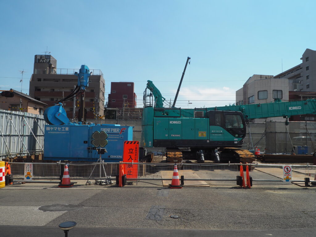 中橋架け替え工事:通り2丁目側工事の写真です。