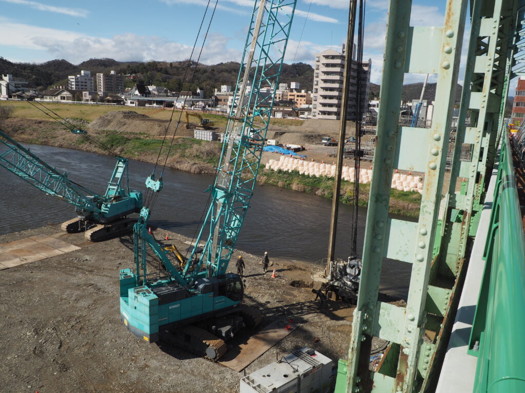 足利中橋架け替え工事の写真です。