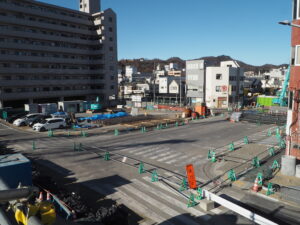 中橋架け替え工事：渡良瀬川左岸（北）たもと付近の現場の写真です。