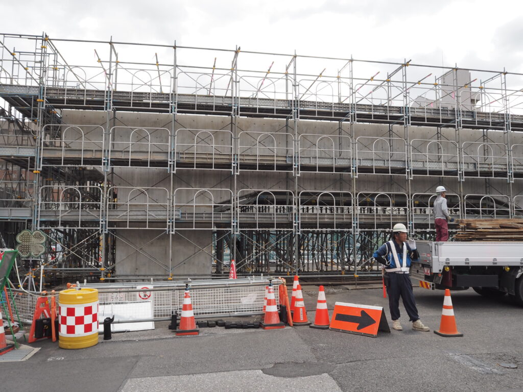 足利中橋架け替え工事:通り2丁目側工事の写真です。