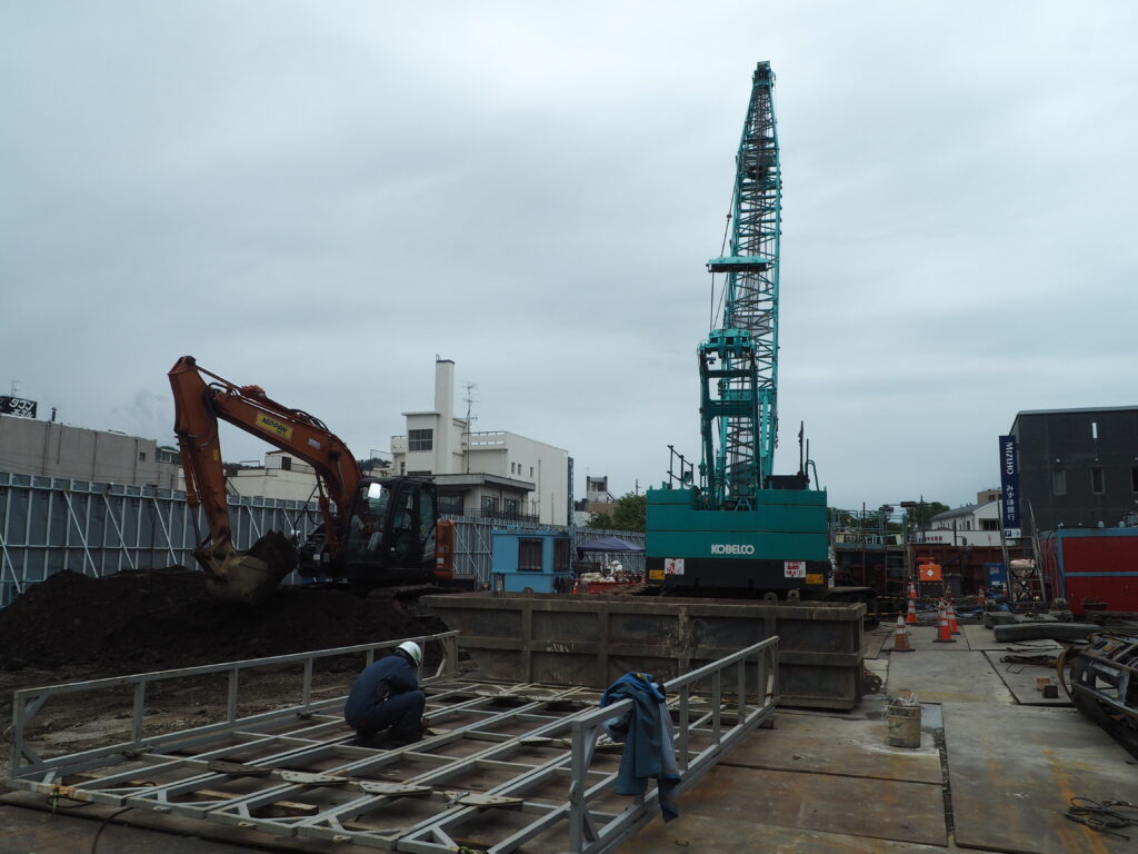 足利中橋架け替え工事:通り2丁目側工事の写真です路線橋工事の写真です。