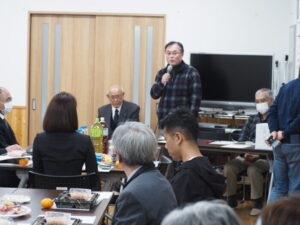 西新井町自治会：新年会開会宣言の写真です。