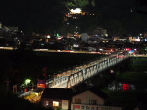 渡良瀬橋の夜景の写真です。