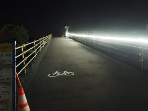 中橋新3連アーチ橋夜景の写真です。