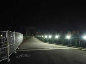 中橋新3連アーチ橋夜景の写真です。