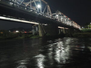 渡良瀬橋の夜景の写真です。