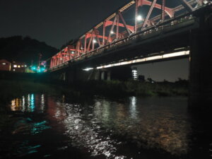 渡良瀬橋の夜景の写真です。