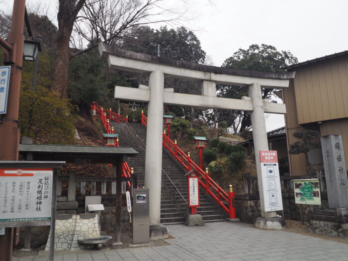 織姫神社:正面鳥居の写真です。