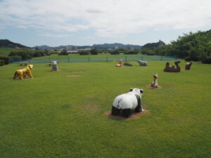 本町緑地公園の動物遊具の写真です。