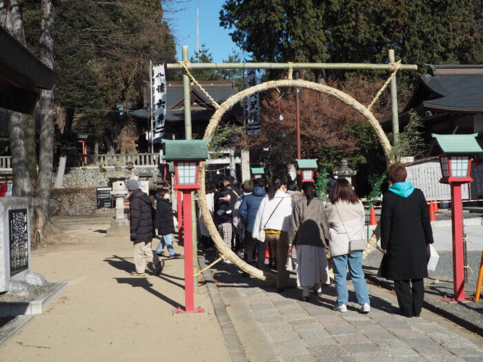 下野国一社八幡宮:茅の輪くぐりの写真です。