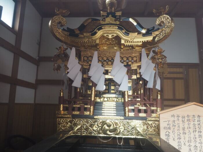下野國一社八幡宮:八坂神社神輿の写真です。