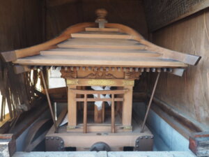 利性院閻魔堂：八坂神社の神輿の写真です。