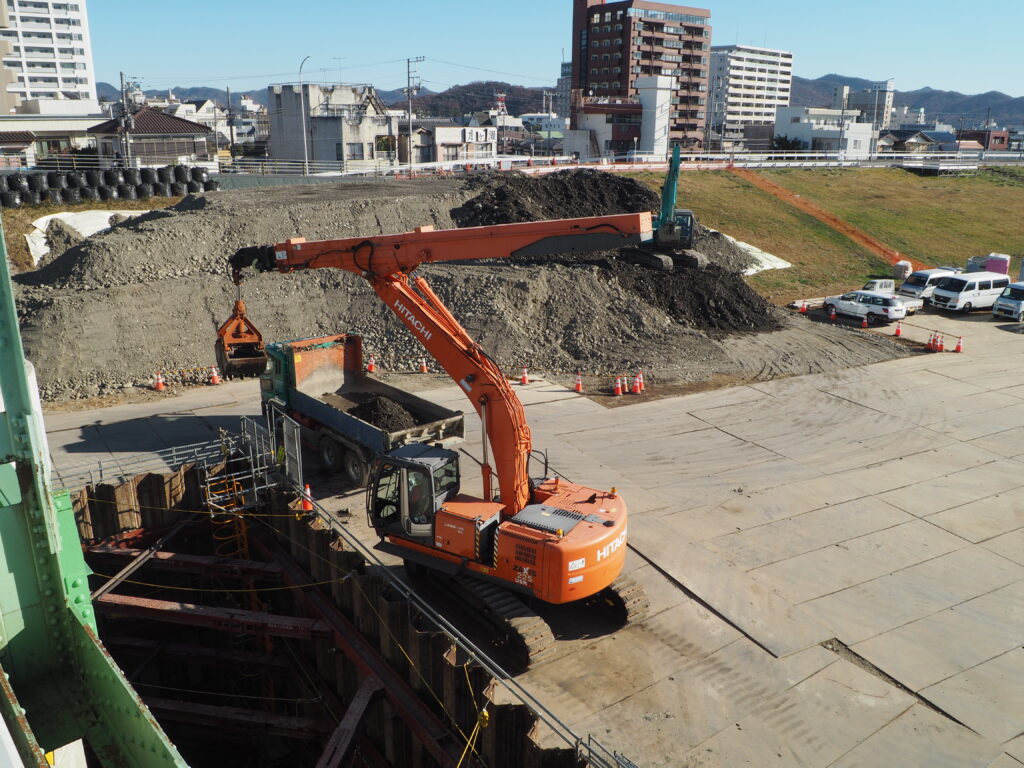 足利中橋架け替え工事の写真です。