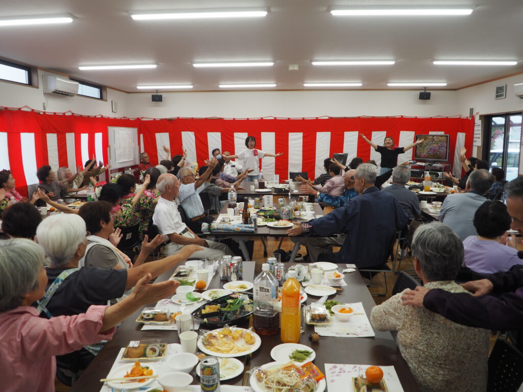 敬老会祝賀会の写真です。