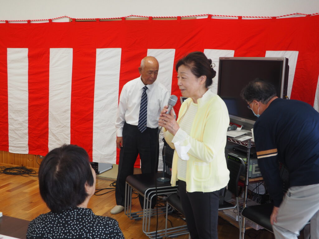 敬老会祝賀会の写真です。