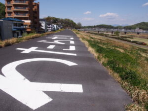 道路標示の写真です。