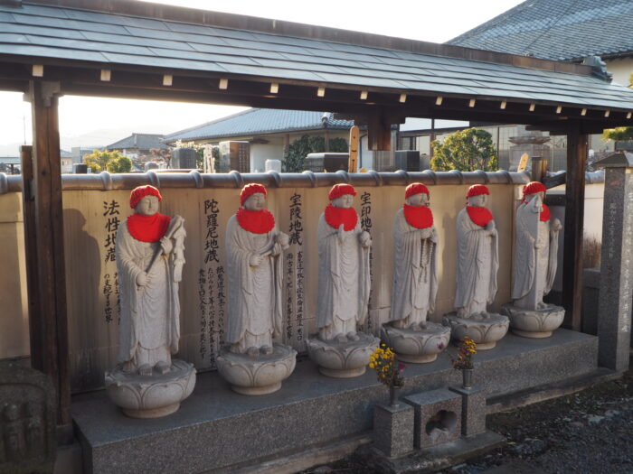 千蔵院：六地蔵の写真です。