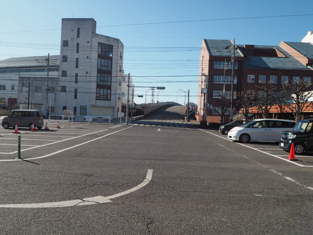 ＪＲ両毛線足利駅南ロータｒ－の写真です。