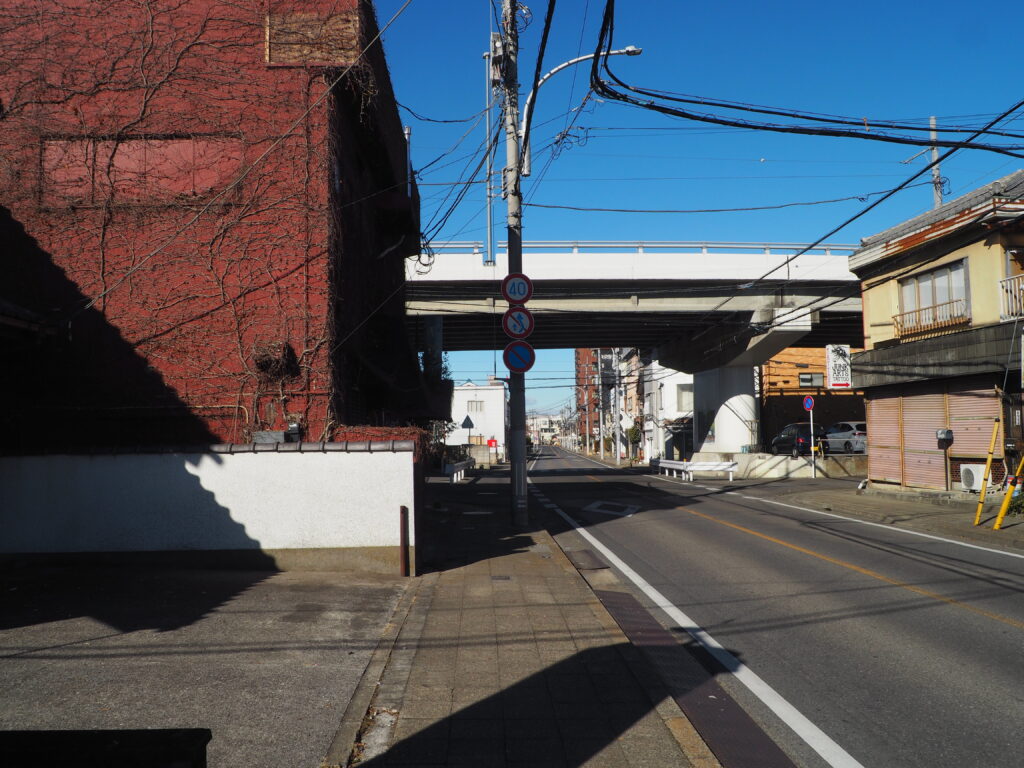 国道293号線高架下の写真です。