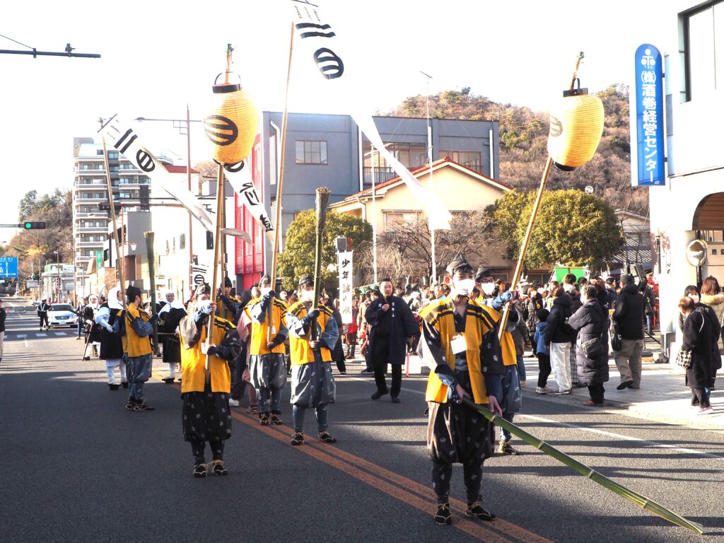 足利鎧武者行列：市内を練り歩く鎧武者の写真です。