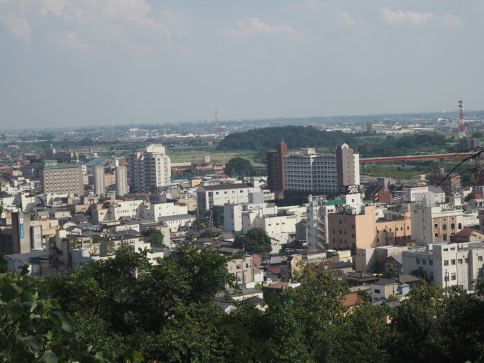 織姫公園:山道から望む風景写真です。