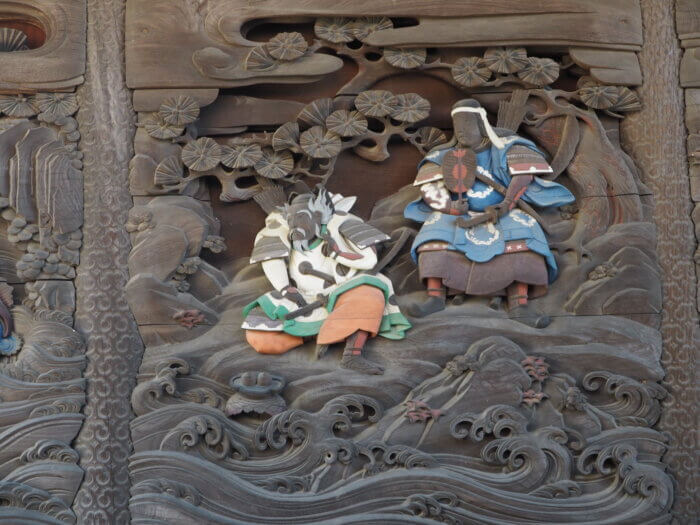 八幡宮:本殿の彫刻の写真です。