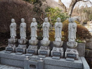 足利三十三観音霊場巡り：清源寺の六地蔵の写真です。