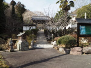 足利三十三観音霊場巡り：清源寺山門の写真です。