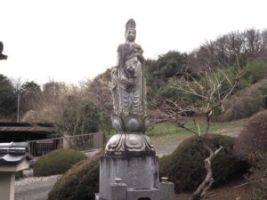 足利三十三観音霊場巡り：清雲寺の聖観音像の写真です。