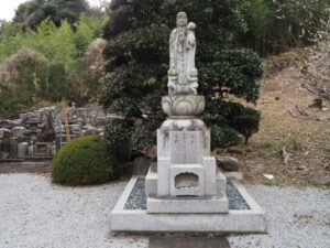 足利三十三観音霊場巡り：清雲寺の延命地蔵尊の写真です。