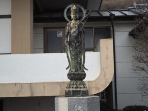 足利三十三観音霊場巡り：清雲寺の勢至菩薩立像の写真です。